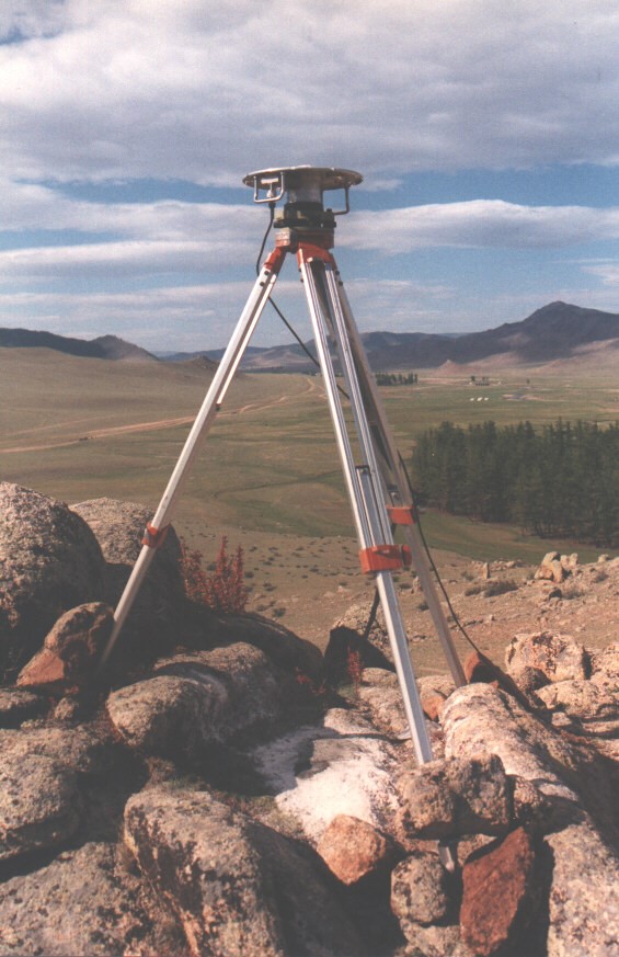Геодетски инструмент за пријем сателитских сигнала